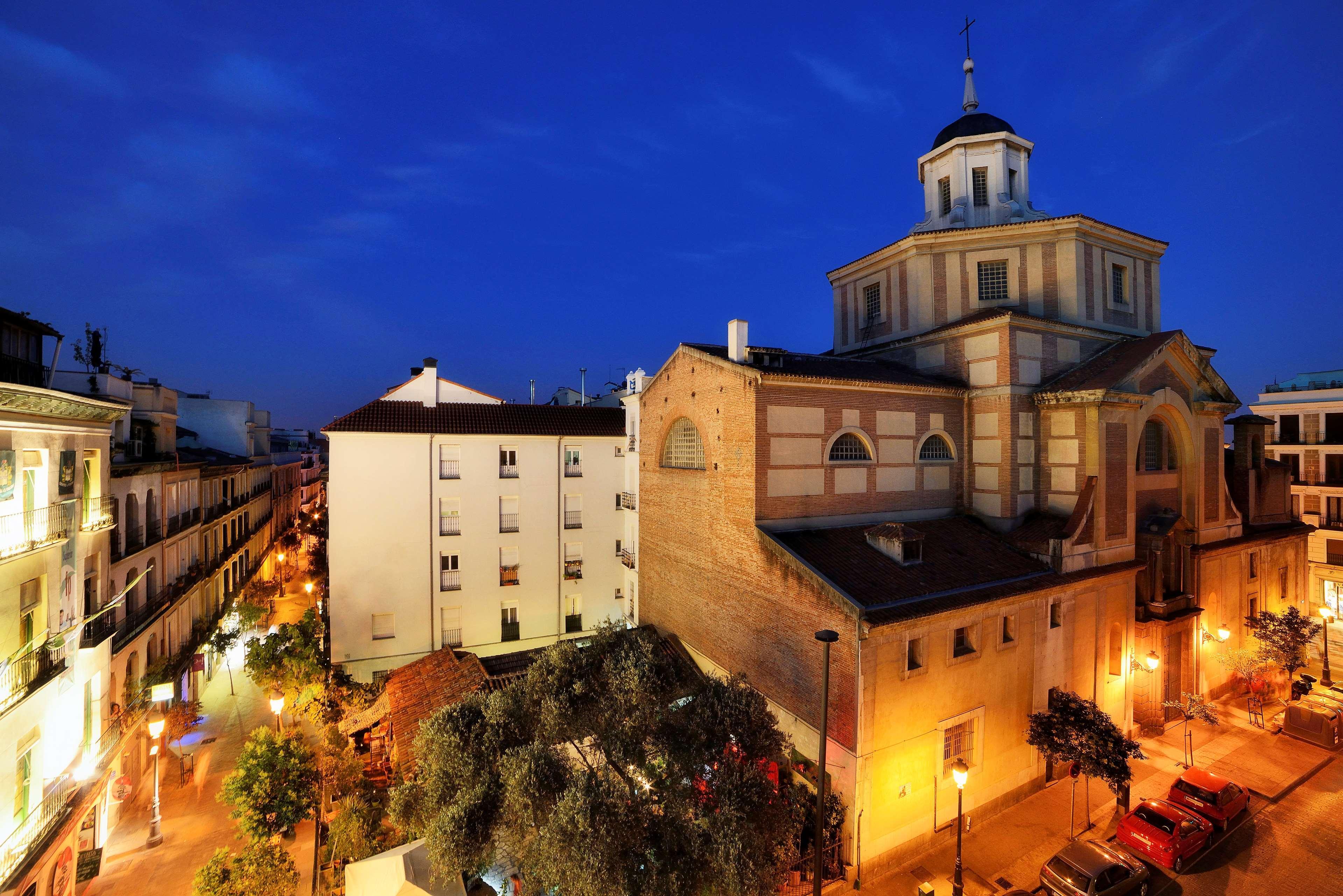 เอ็นเอช คอลเลคชั่น มาดริด ปาลาซิโอ เด เตปา Hotel ภายนอก รูปภาพ The church of San Bartolomé