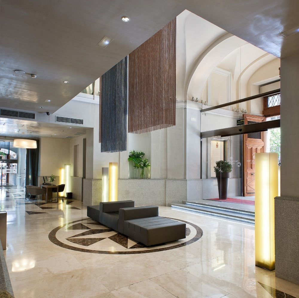 เอ็นเอช คอลเลคชั่น มาดริด ปาลาซิโอ เด เตปา Hotel ภายนอก รูปภาพ The lobby of the hotel