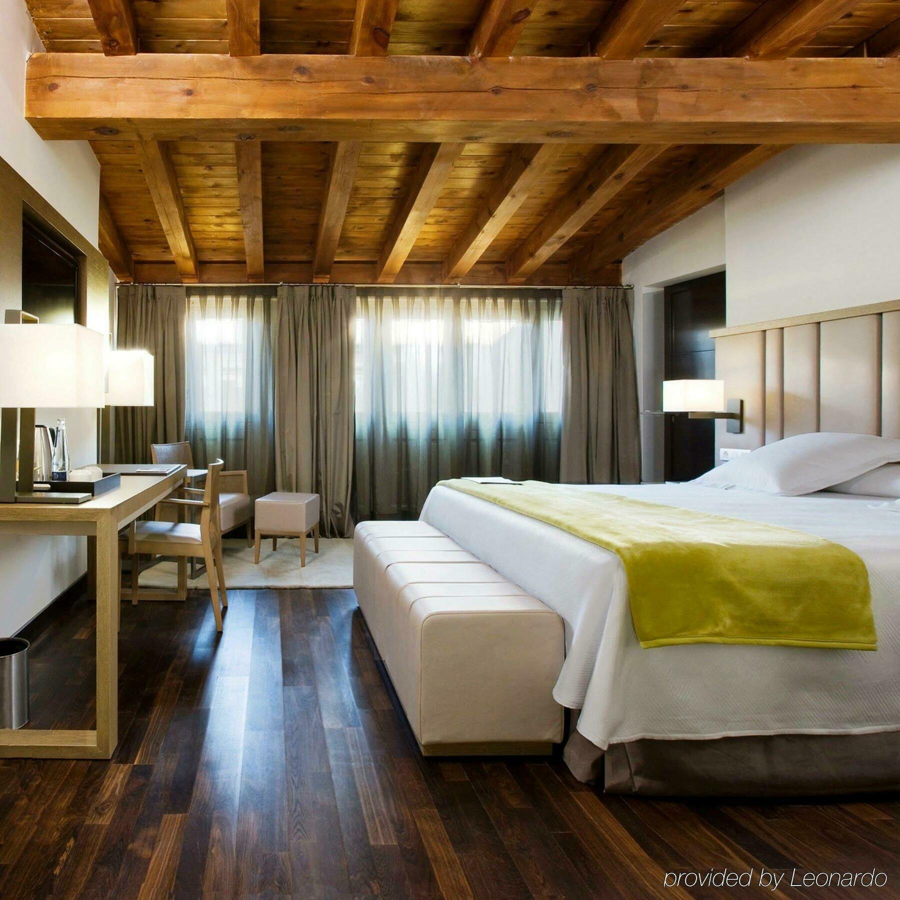 เอ็นเอช คอลเลคชั่น มาดริด ปาลาซิโอ เด เตปา Hotel ภายนอก รูปภาพ
